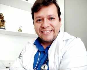 Dr. Ivan Assis: Um Médico que Une Ciência, Fé e Dedicação para Transformar Vidas