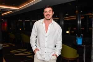 Túlio Rocha chega à Festa do Branco no Navio de Léo Santana