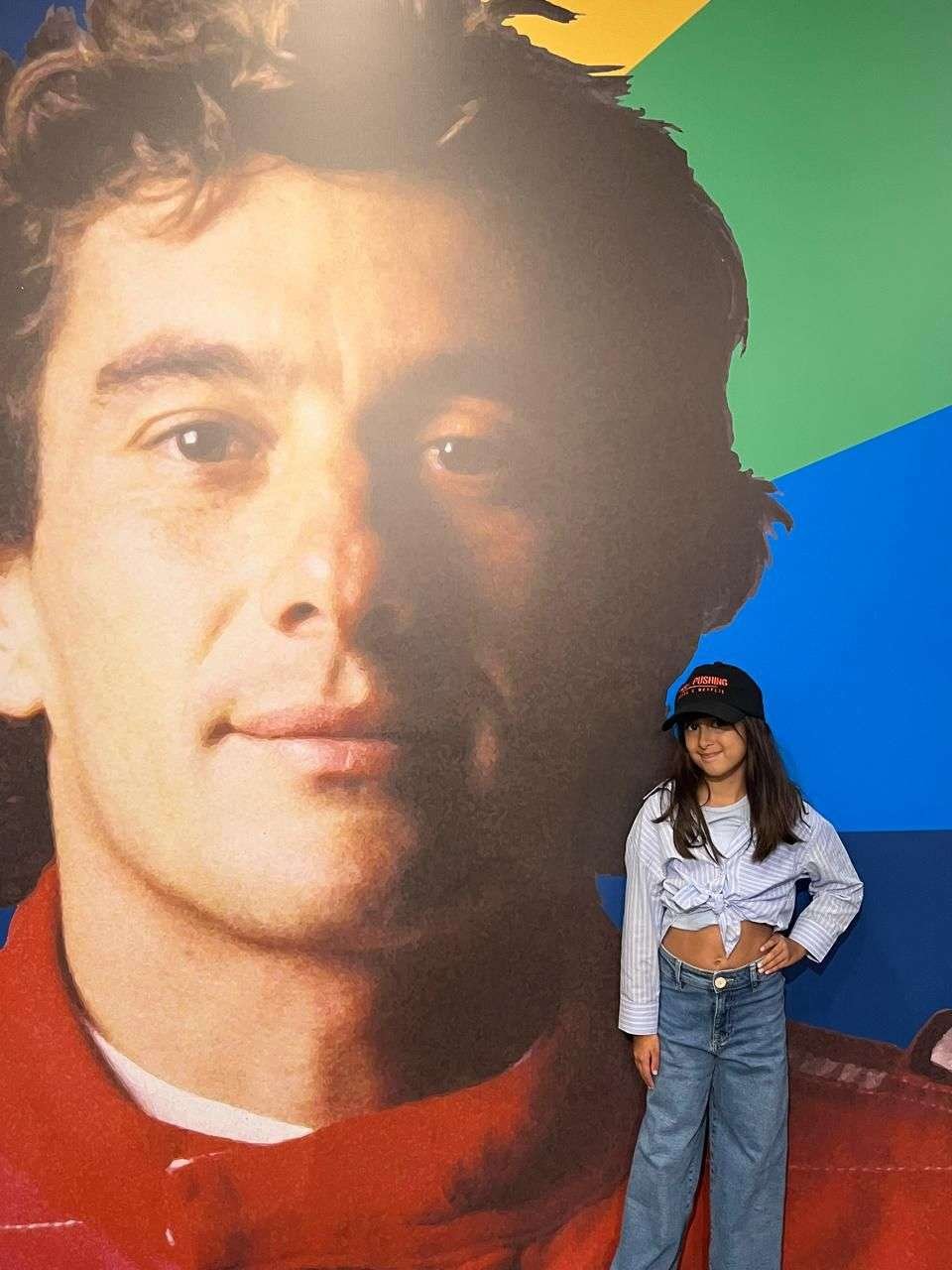 Sophia Turini visita a exposição “Eu, Ayrton Senna da Silva” no Shopping Lar Center 17 WhatsApp Image 2025 01 15 at 21.53.34