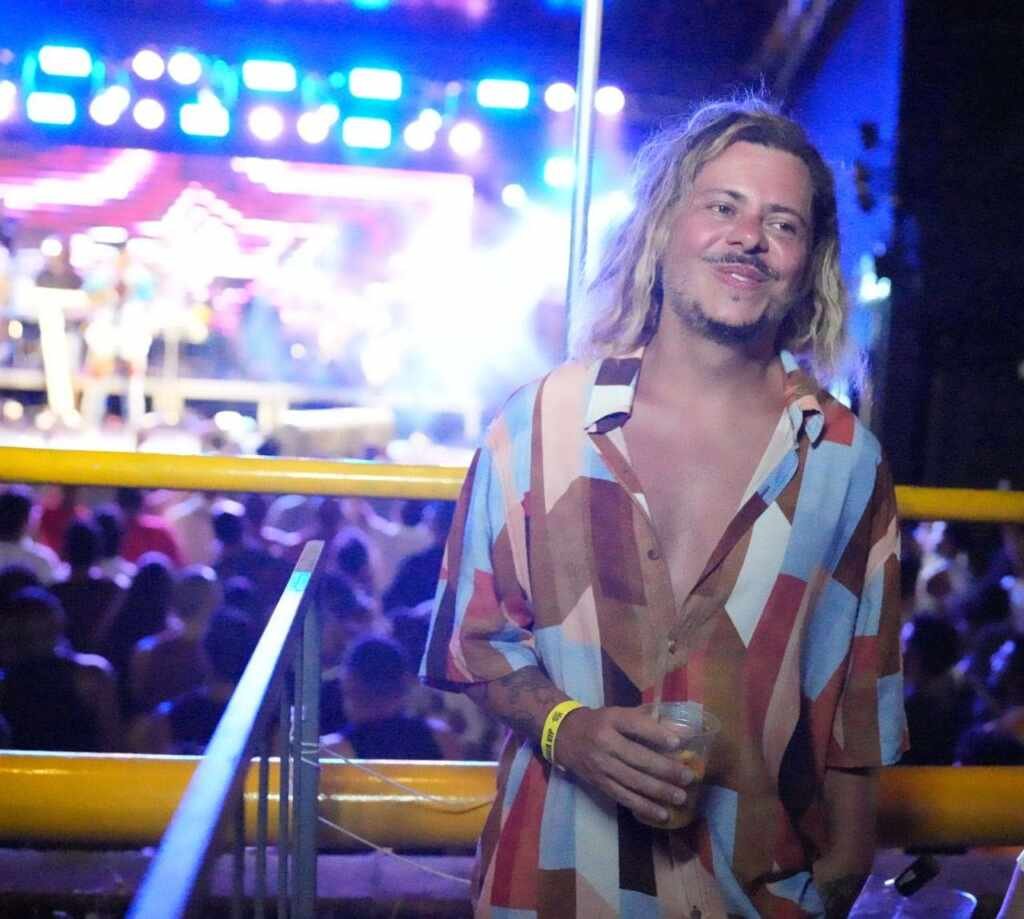 Marcus Majella dança Sururu do Babado Novo em Salvador Marcus Majella dança Sururu do Babado Novo em Salvador