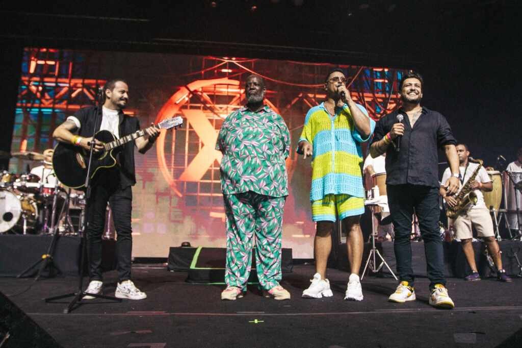 Dupla sertaneja Thiago Silva & Alexandre participaram do show do cantor Xandy Harmonia