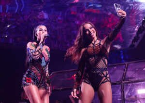 Anitta volta a flertar com Ana Castela: “Qualquer coisa, estamos aí”