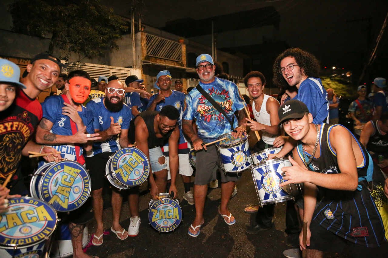 Fabi Frota participa do último ensaio da Tucuruvi ao lado de Alexandre Frota e da filha 25 Foto: Andrey Bispo e Denilson Santos / Divulgação