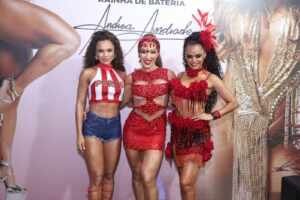 Andréa Andrade, Giovana Cordeiro e Anny Dias brilham em ensaio da Porto da Pedra