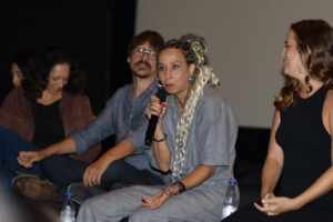 Pré-estreia do filme Os Sapos estrelado por Thalita Carauta reúne elenco em SP