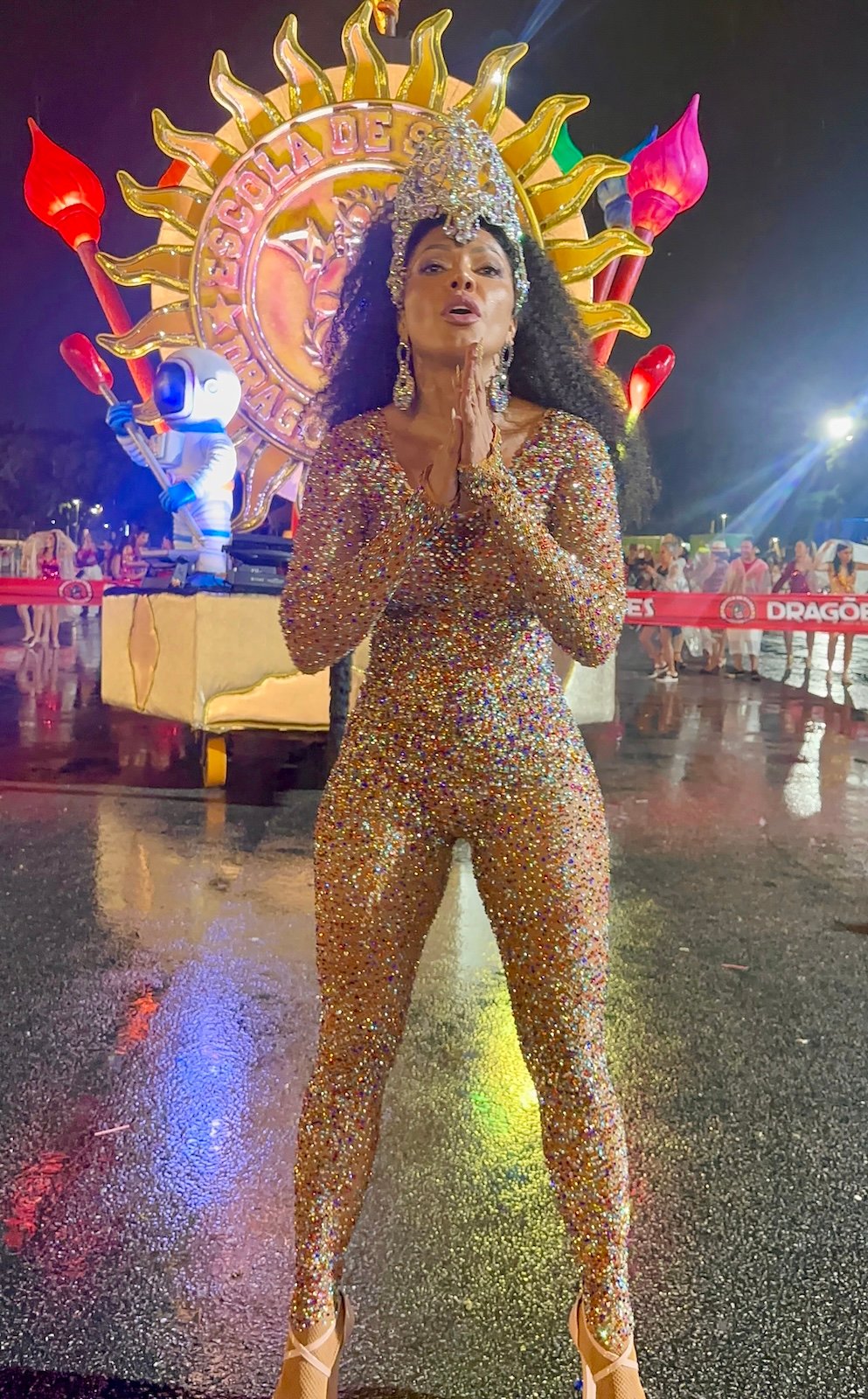 Rainha das Rainhas Simone Sampaio – 30 Anos de Carnaval e a Paixão que Transcende a Passarela 26 Simone Sampaio - Crédito da Foto: Renato Cipriano e Zuleika Ferreira / Divulgação