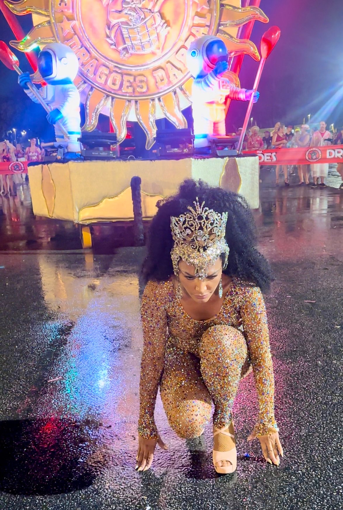 Rainha das Rainhas Simone Sampaio – 30 Anos de Carnaval e a Paixão que Transcende a Passarela 25 Simone Sampaio - Crédito da Foto: Renato Cipriano e Zuleika Ferreira / Divulgação