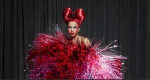 Sabrina Sato chega ao Baile da Vogue e prova porque é o nome mais falado do Carnaval