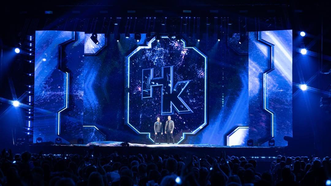014 ILLUSIONSHOW PHOTO PRESS HK.jpg