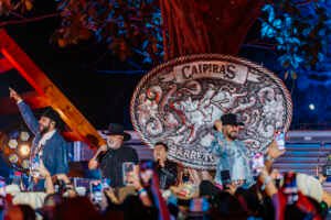 Léo e Raphael promovem rodeio para o lançamento da parceria com Rio Negro & Solimões