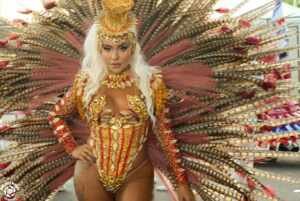 Amanda Fernandes usa fantasia de alta costura na Marquês de Sapucaí e já projeta o carnaval 2026