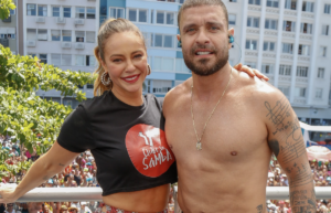 Diogo Nogueira agita bloco ‘Clube do Samba’ e troca beijos com Paolla Oliveira