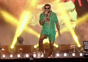 Naldo Benny arrasa no Carnaval 2025 com shows icônicos