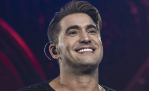 Tayrone celebra 20 anos de carreira com o lançamento do álbum completo “Tayrone Exclusivo” nesta quinta (27)