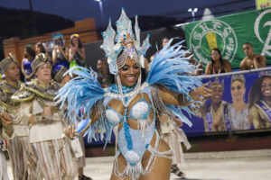 Caroline Lima retorna ao carnaval carioca e é vice-campeã com a Nova Império
