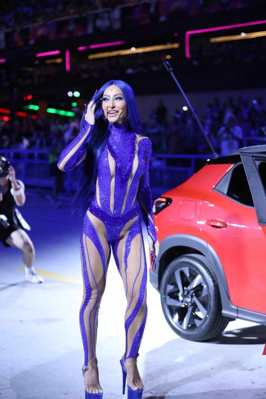 Sabrina Sato brilha em desfile da Volkswagen durante esquenta na Sapucaí 22 Sabrina Sato brilha em desfile da Volkswagen durante esquenta na Sapucaí