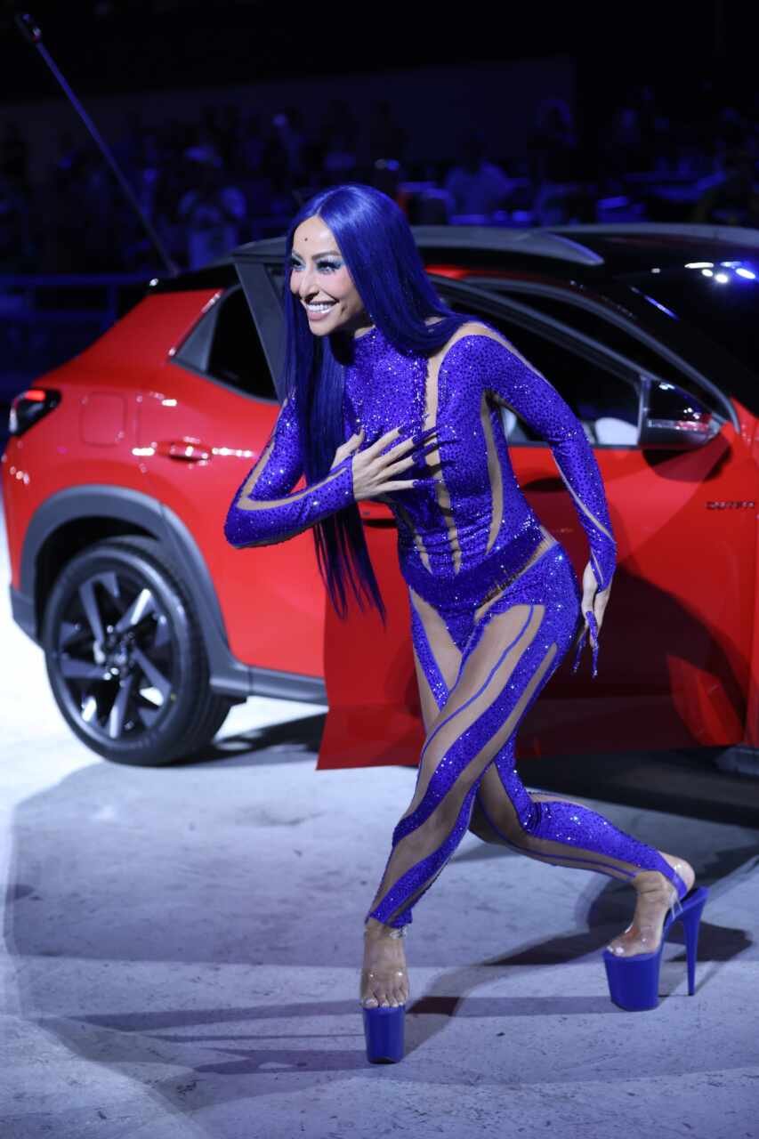 Sabrina Sato brilha em desfile da Volkswagen durante esquenta na Sapucaí 23 Sabrina Sato brilha em desfile da Volkswagen durante esquenta na Sapucaí