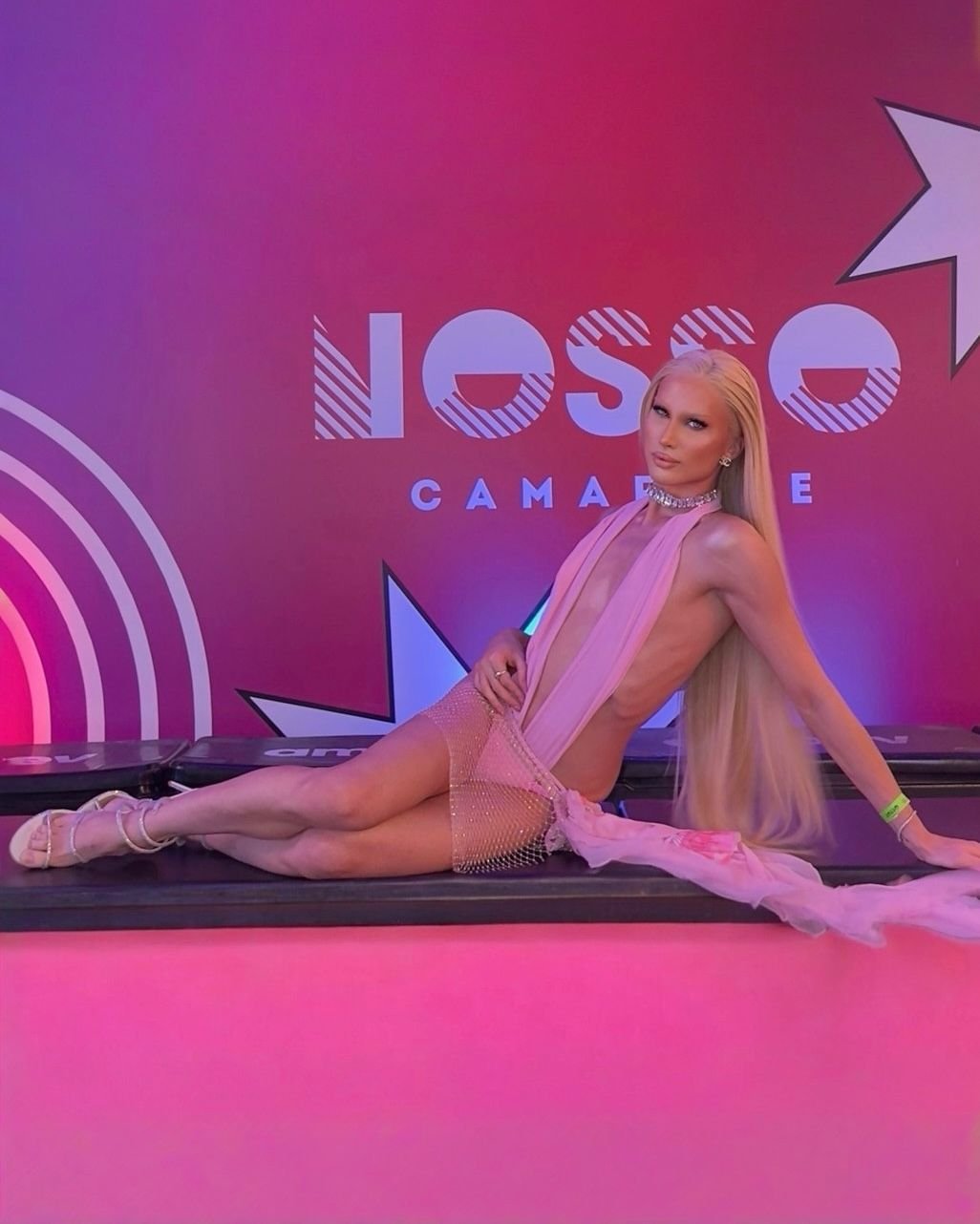 Halessia usa look inspirado na artista argentina Emilia Mernes 17 Foto: Crédito Divulgação