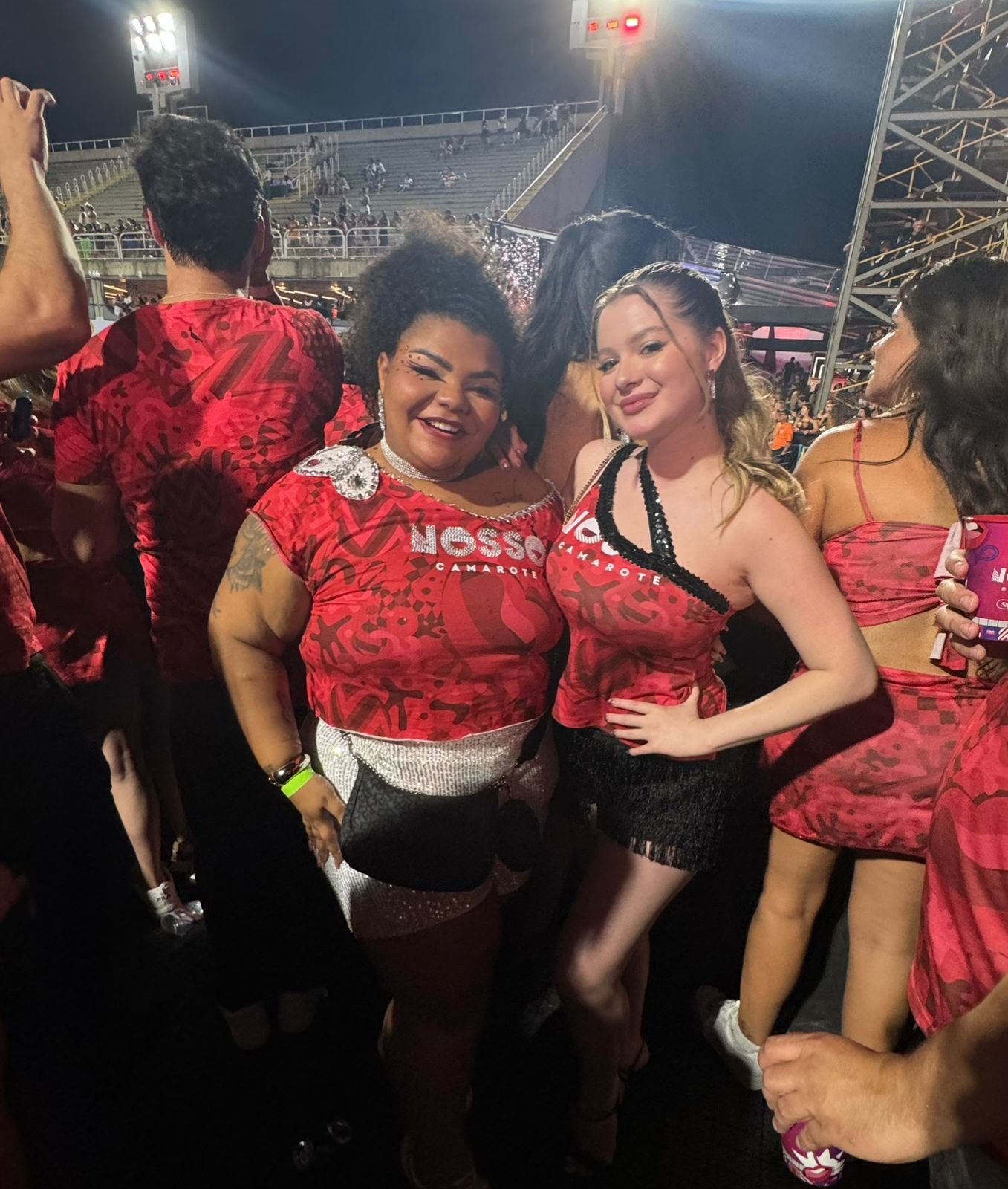 Flora Cruz e Júlia Simoura se reencontram no Carnaval do Rio 17 IMG 20250301 WA0220