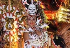 Empresária Sonia Olofsson Brilha no Carnaval com o Acadêmicos do Tucuruvi
