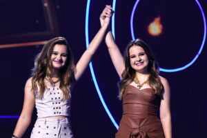 Com Felipe Araújo, Traia Véia, Júlia e Rafaela, Thalita e Eliza gravam DVD em São Paulo