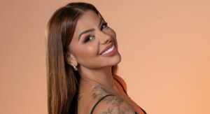 Evelyn Regly compartilha antes e depois da correção de diástase abdominal 