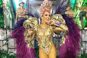 Tânia Oliveira realiza reflexão de estar fora do Carnaval e dos 20 anos de experiência na festa de momo