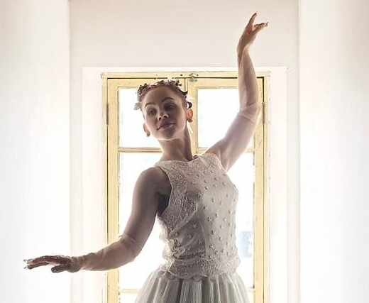 Elisa Telles brilha em ‘Aqueles Dias’, série da TV Cultura que revive o Modernismo Brasileiro Elisa Telles brilha em 'Aqueles Dias', série da TV Cultura que revive o Modernismo Brasileiro