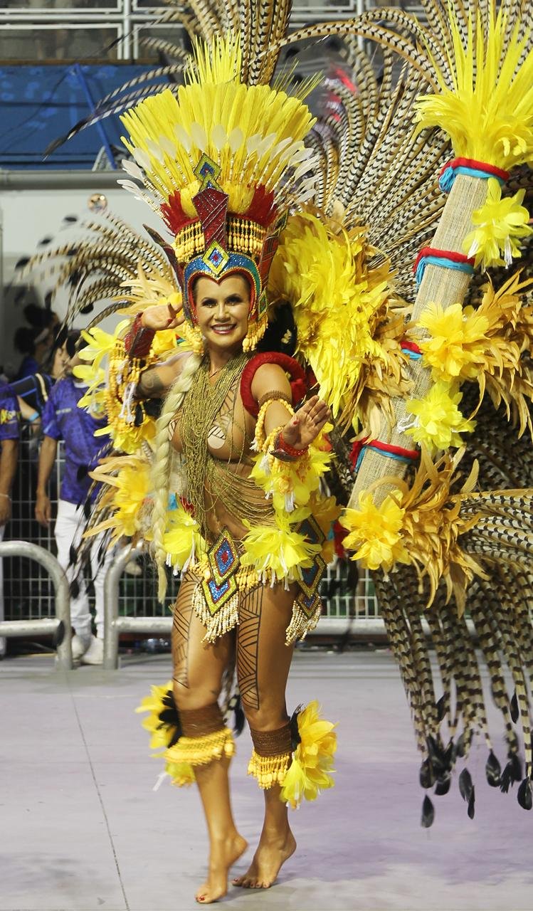 Empresária e Influencer Isis Camargo no Carnaval – Desfile e Empoderamento no Acadêmicos do Tucuruvi 20 Isis Camargo - Crédito da Foto: Fábio Serrano, Renato Cipriano e Zuleika Ferreira / Divulgação