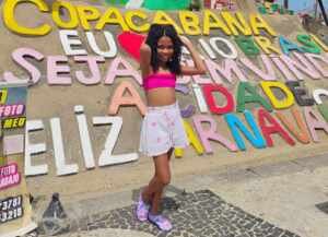 Luísa Lovato, atriz mirim de Garota do Momento, celebra 11 anos com passeio no Rio