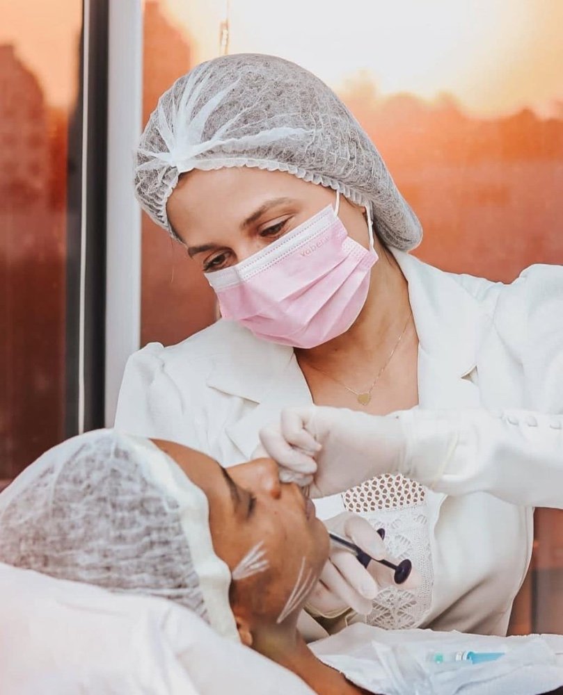 Harmonização Facial: Como a Estética Avançada Está Revolucionando o Rejuvenescimento 21 d034cb8e 5489 4be8 b561 cb7c3ddeeb3d 1