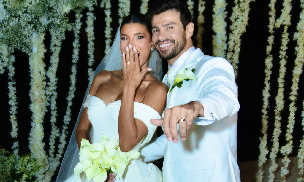 Jakelyne Oliveira e Mariano oficializam união em cerimônia elegante no interior de SP Jakelyne Oliveira e Mariano oficializam união em cerimônia elegante no interior de SP
