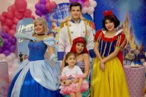 Bianca a pequena afilhada do apresentador Fernando Fernandes, comemora 4 anos em grande estilo