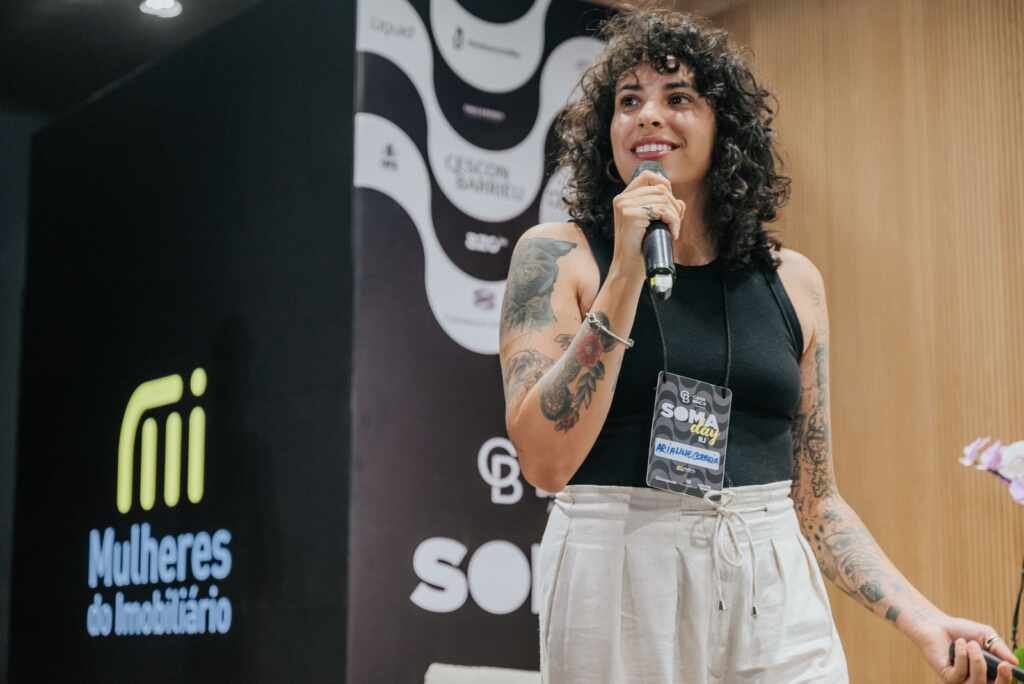 Arianne Correia marca presença no SOMA DAY 2025 e inspira mulheres no mercado imobiliário