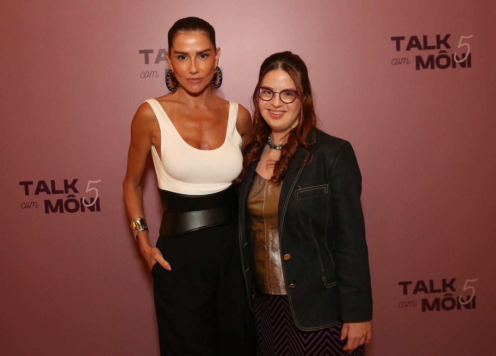 SAMANTA QUADRADO COM FAMOSOS 85 DEBORA SECCO scaled
