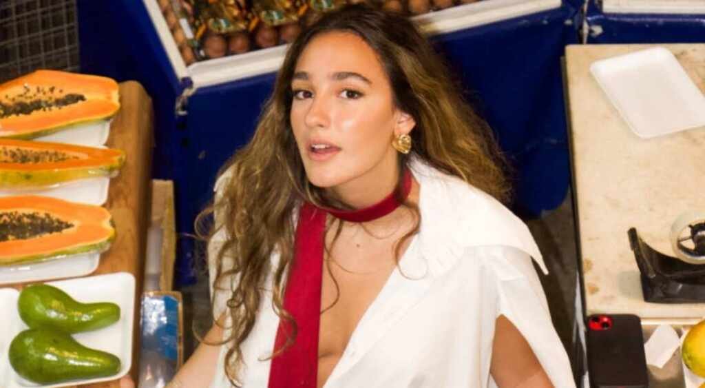 Conheça Sofia Brasil, artista que encantou Tierry e faz sucesso com gênero 'Brega Chique'