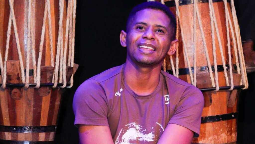 Mestre Messias Freitas lança seu 1º livro infantil, unindo literatura, capoeira e aquilombamento