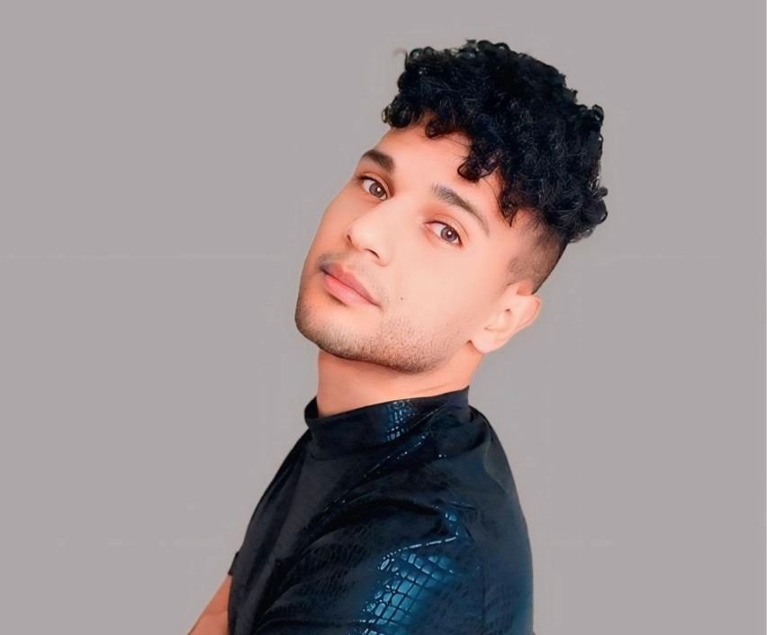 JhOo D´Oliver lança "INTIMU NÚ" e conquista as paradas com álbum de Pop Funk