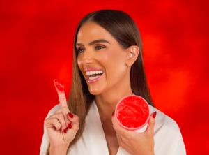 INTT e Deborah Secco: uma bela parceria para o autocuidado íntimo