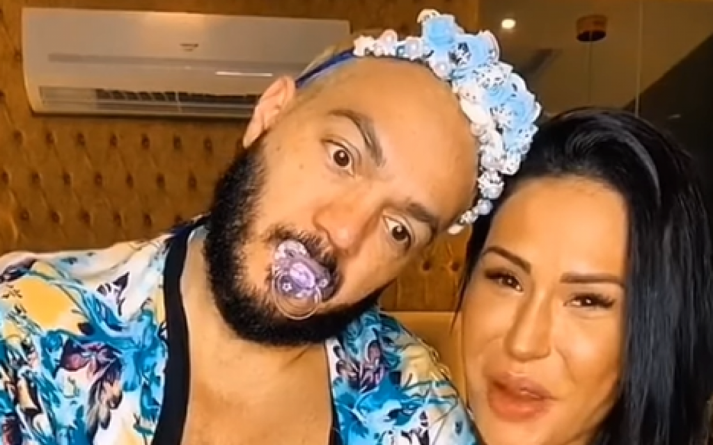 Gracyanne Barbosa reposta vídeo hilário de Belo como bebê reborn