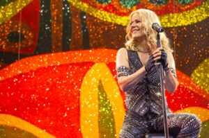 Paula Toller apresenta a Tour Amorosa em Campinas