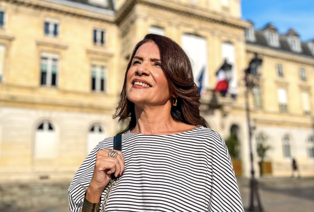 Valéria Bolsonaro é reconhecida internacionalmente por ações em prol das mulheres