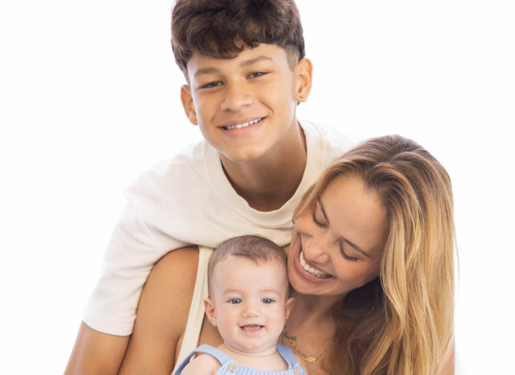 Mãe de dois, Ingrid Vasconcelos compara maternidade aos 18 e aos 30: “Com a maturidade, vêm os receios” Mãe de dois, Ingrid Vasconcelos compara maternidade aos 18 e aos 30: "Com a maturidade, vêm os receios"