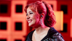 A cantora e compositora Rauana Monteiro disponibiliza o single “Me assume enquanto é tempo”