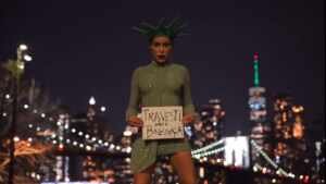Ex-Global, Maia Hazel lança clipe em NY em ato de resistência