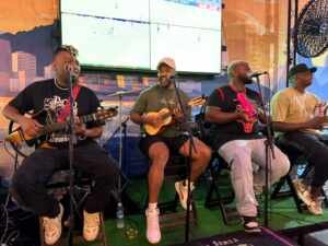 Grupo afilhado de Adriano Imperador anima inauguração do Lalu Botequim em Queimados