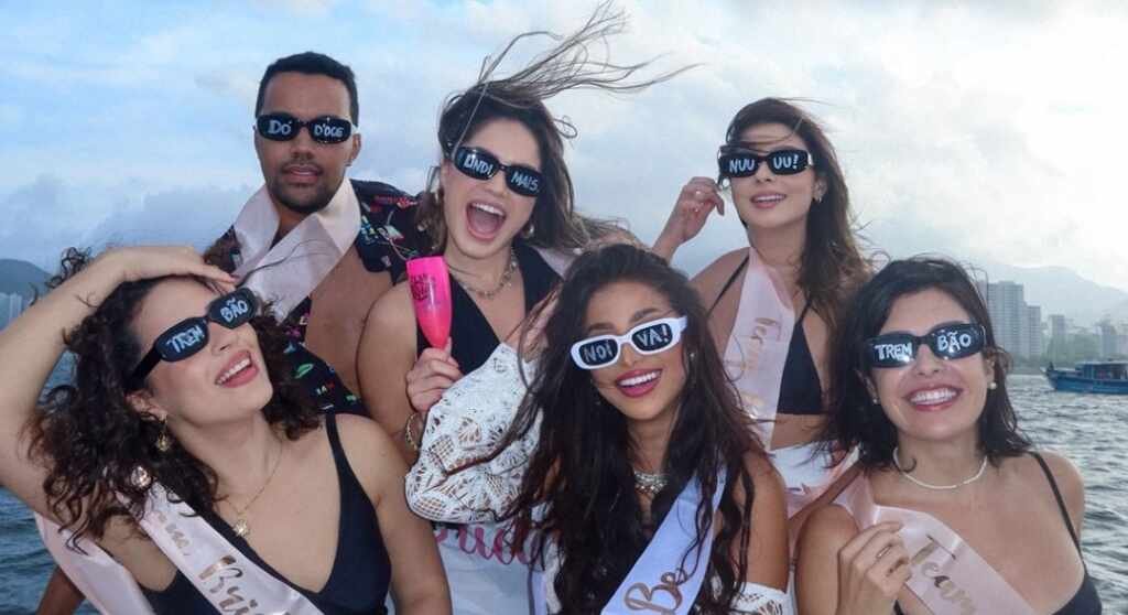 Nanda Caroll ganha despedida de solteira surpresa Nanda Caroll ganha despedida de solteira surpresa