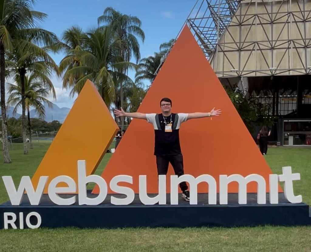 Influenciador Thiago Loures marca presença no Web Summit 2025 Influenciador Thiago Loures marca presença no Web Summit 2025