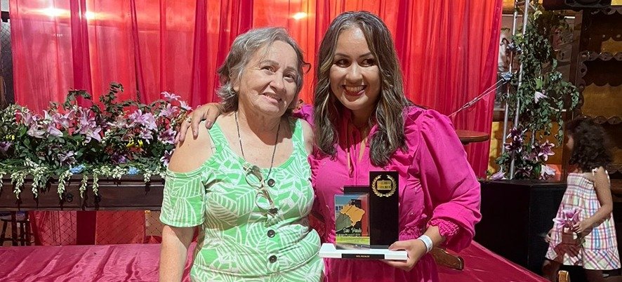 Mel Recalde, Dia das Mães uma Homenagem a Roza Recalde o reflexo do Amor de Deus por onde passa. Mel Recalde, Dia das Mães uma Homenagem a Roza Recalde o reflexo do Amor de Deus por onde passa.