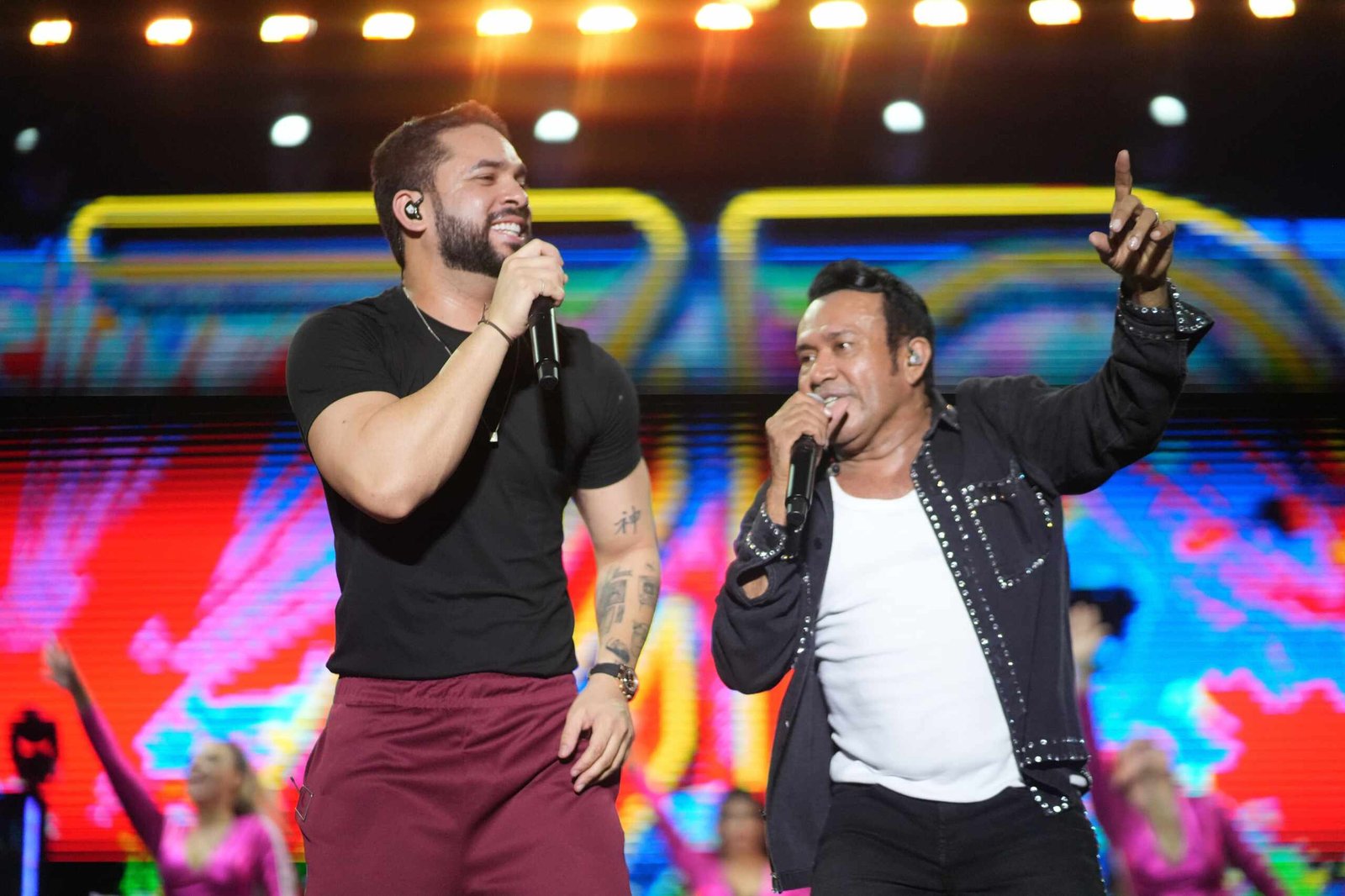 Zé Cantor reúne multidão em Fortaleza na gravação do DVD “Solteirões 20 Anos”
